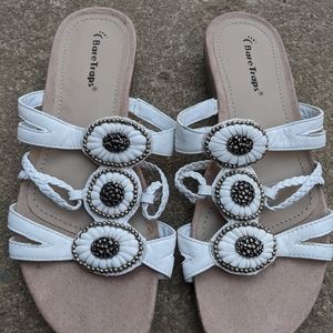 Women's Bare Traps White Leather Sandals Size 7